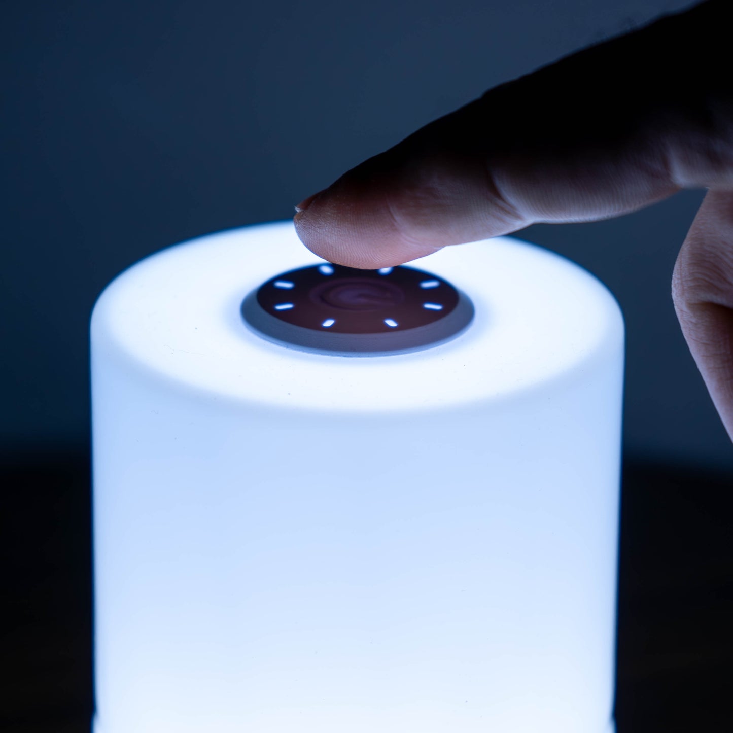 Lampă LED cu Ceas – Touch & USB Recharge